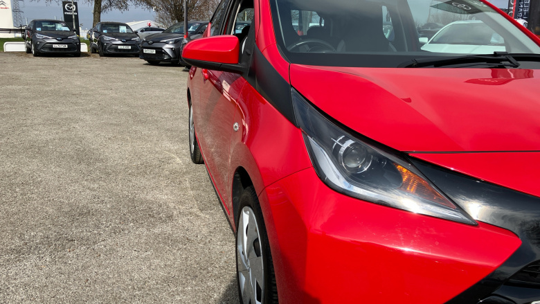 Toyota Aygo 1.0 VVT-i X-Play 5dr Petrol Hatchback